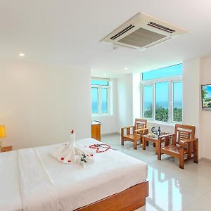 King Suite Sea View